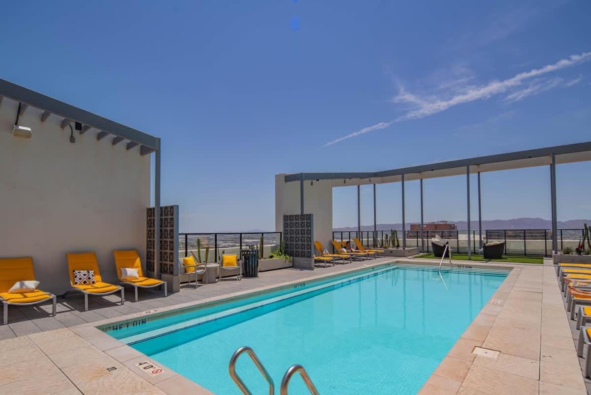 Detailed 2Bd, Highrise Dt, Pool, Gym, Parking, Sleeps 8 Apartment Финикс Екстериор снимка