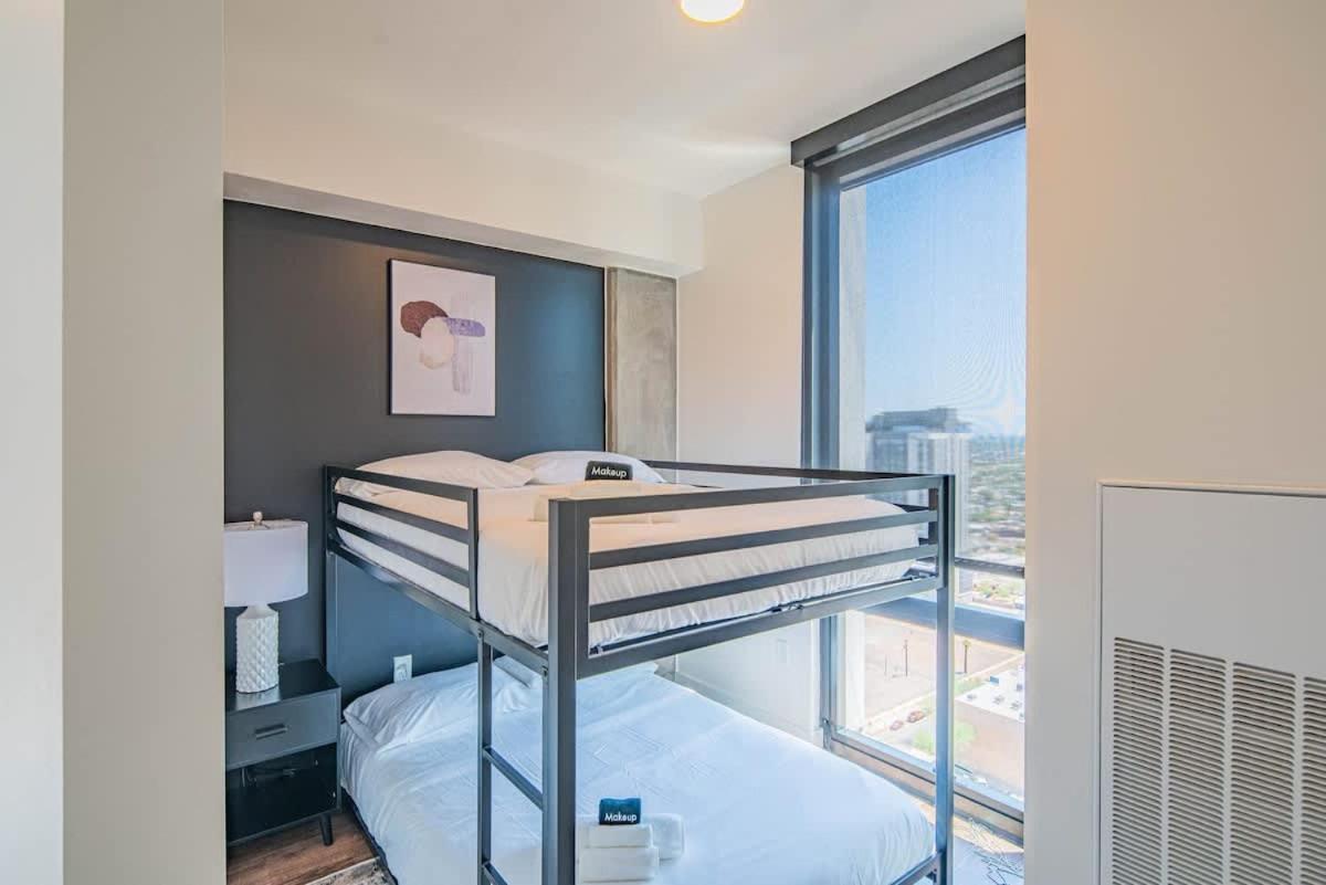 Detailed 2Bd, Highrise Dt, Pool, Gym, Parking, Sleeps 8 Apartment Финикс Екстериор снимка