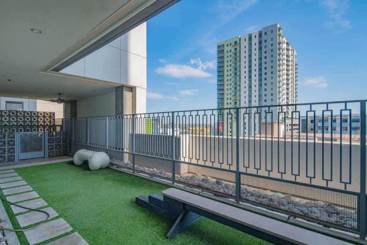 Detailed 2Bd, Highrise Dt, Pool, Gym, Parking, Sleeps 8 Apartment Финикс Екстериор снимка