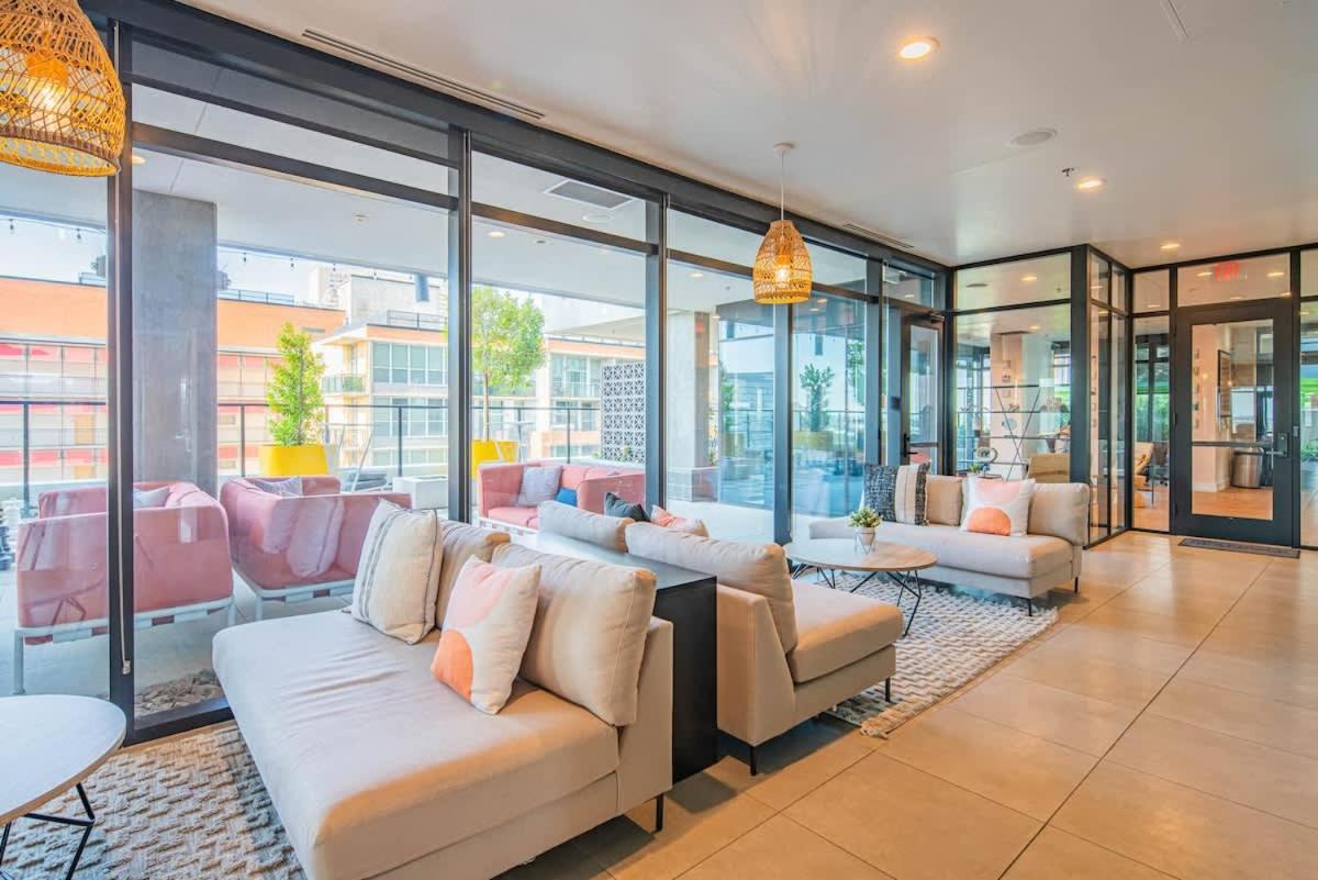 Detailed 2Bd, Highrise Dt, Pool, Gym, Parking, Sleeps 8 Apartment Финикс Екстериор снимка