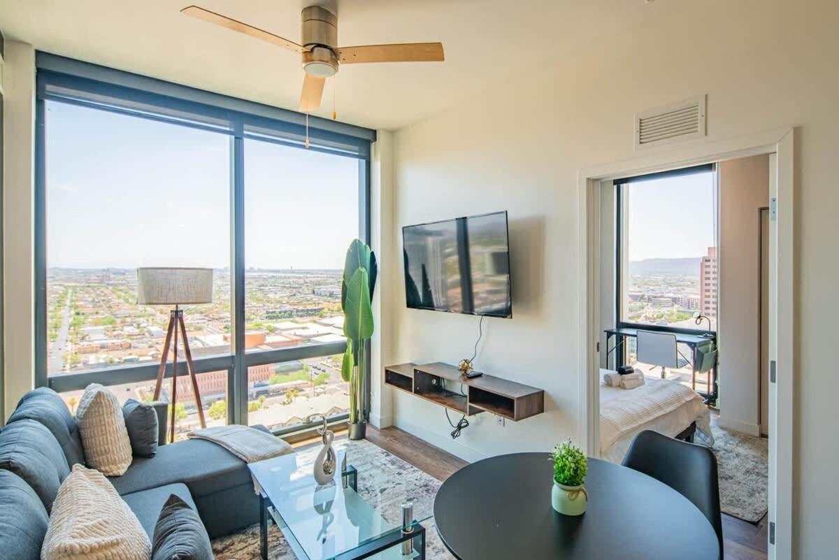 Detailed 2Bd, Highrise Dt, Pool, Gym, Parking, Sleeps 8 Apartment Финикс Екстериор снимка